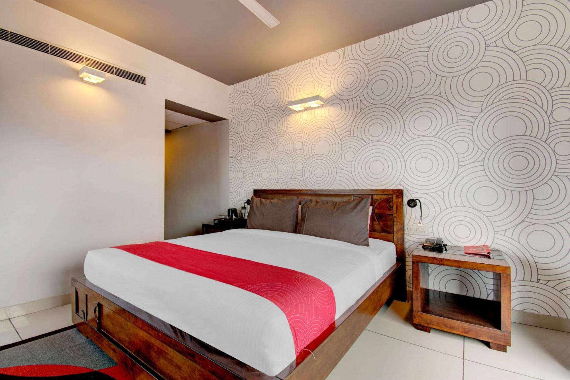 Super Townhouse Ulsoor Hotel Bangalore Bagian luar foto